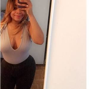 Meet your Posher, Sahira