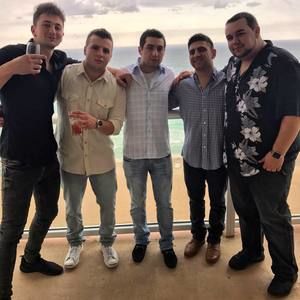 Meet your Posher, Max