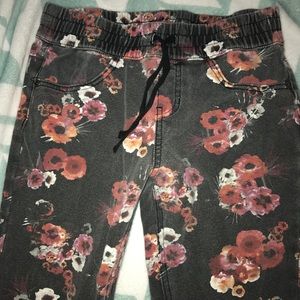 ARIZONA JEANS girls floral joggers
