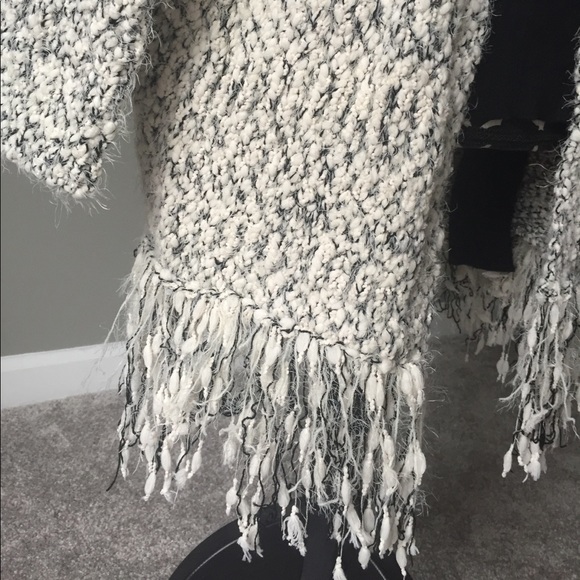 🎉Host Pick🎉Cozy Fringe Sweater - Picture 10 of 11
