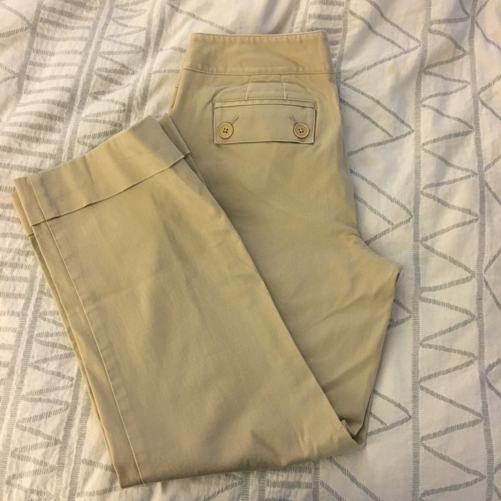 Ann Taylor LOFT Stretch Beige Pants. Size 6.