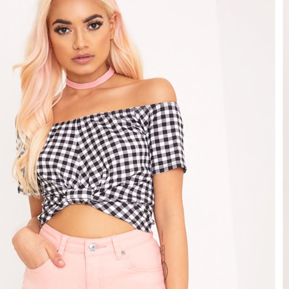 Trendy gingham crop top