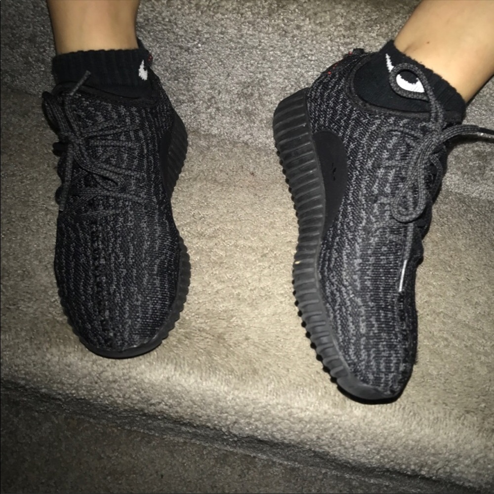 yeezy pirate black