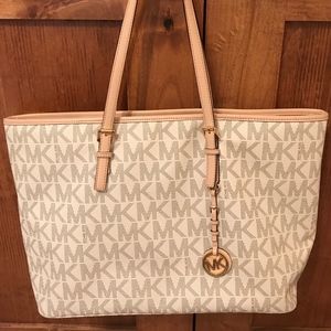 Michael Kors Jet Set Travel Top Zip Tote- Vanilla