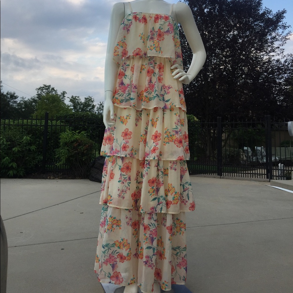 NWT RARE tiered layers spaghetti strap maxi dress