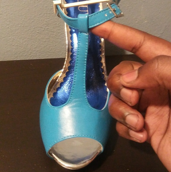Brand new Blue Silver T strap High Heel Pumps - Picture 4 of 6