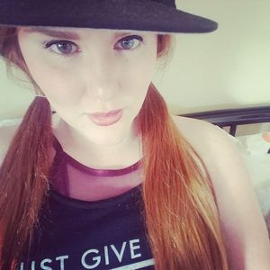 Meet your Posher, Rebecca