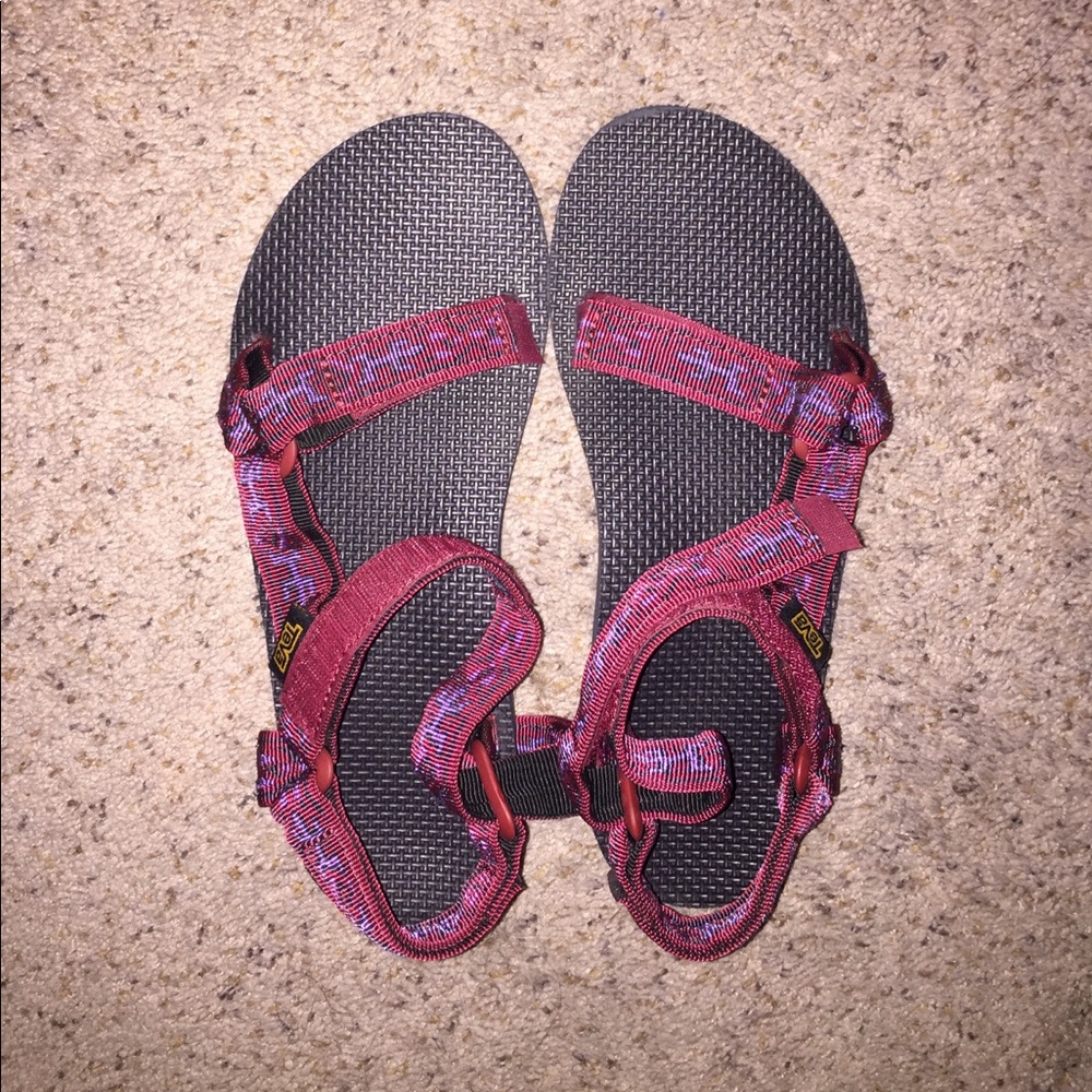 Teva like new size 8