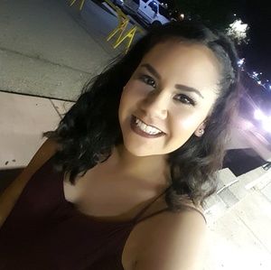 Meet your Posher, Alejandra