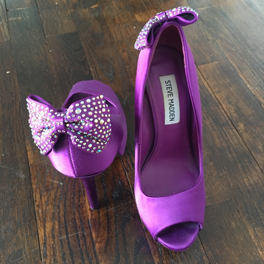 Steve Madden peep toe heels