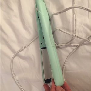 Babybliss straightener.