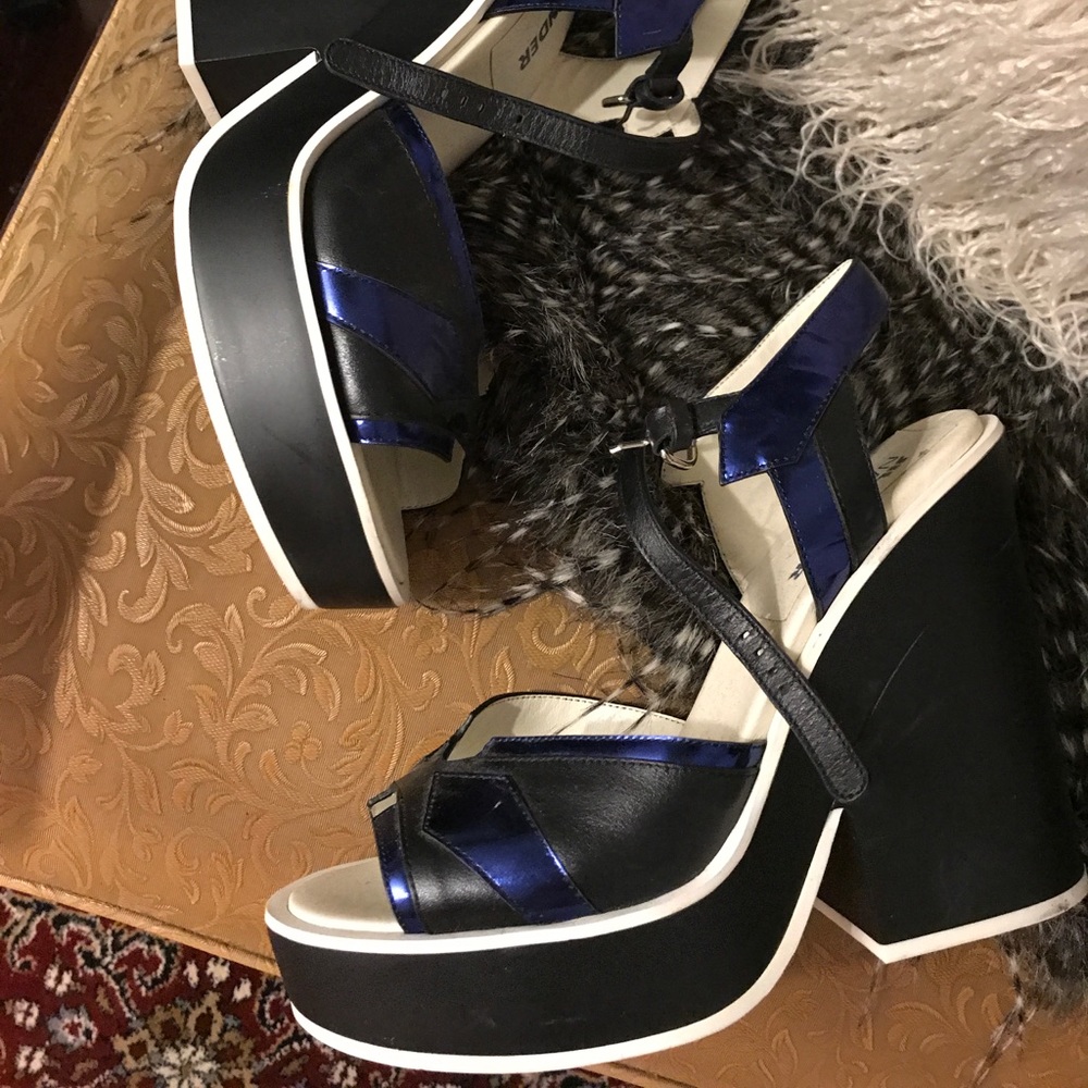 Jill Sanders Navy platforms