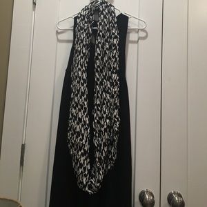 Houndstooth print scarf