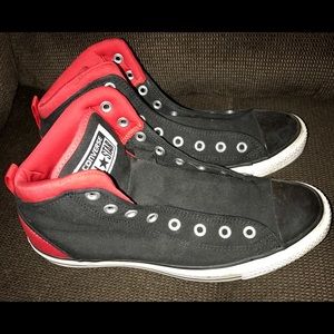 Black and red converse.