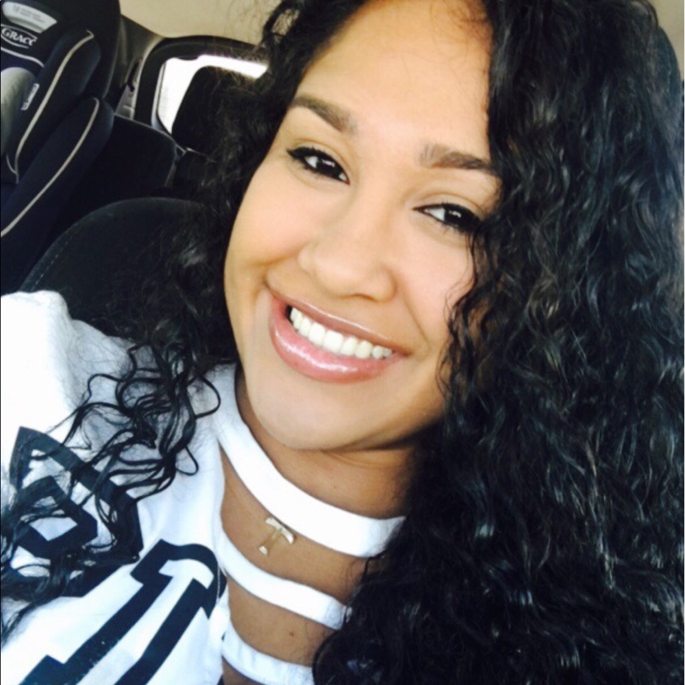 Meet your Posher, Nikkia