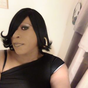 Meet your Posher, Elisa-monae