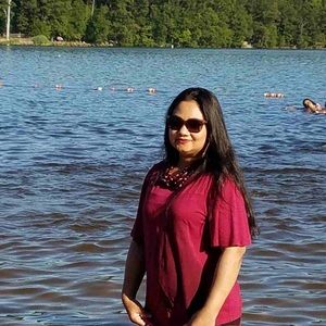 Meet your Posher, Razia