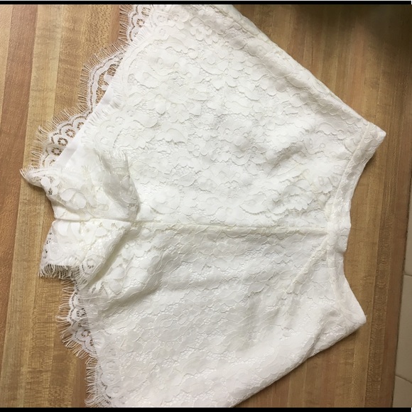 NEW KEEPSAKE WHITE LACE SHORTS XS - Picture 4 of 4