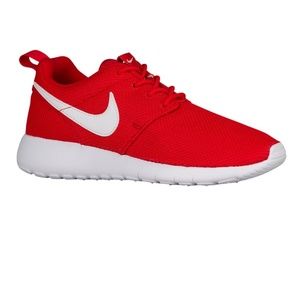 Nike Roshe One Youth 6 - Women's 7.5 NEW IN BOX!