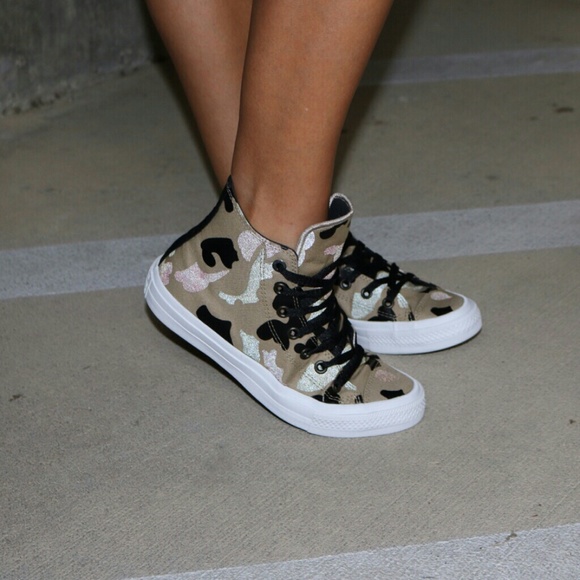 NWT Converse Chuck II Reflective Desert Camo Shoe - Picture 3 of 6