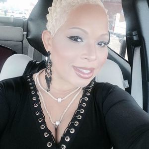 Meet your Posher, Yolanda