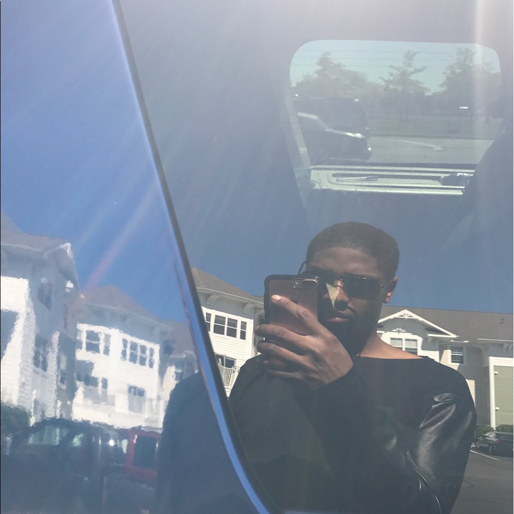 Meet your Posher, Dennis