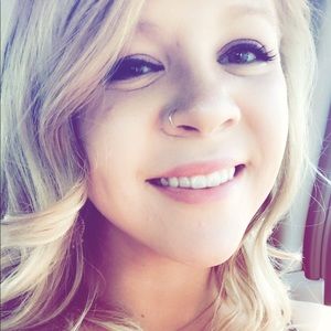 Meet your Posher, Carina