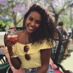 Meet your Posher, Semra