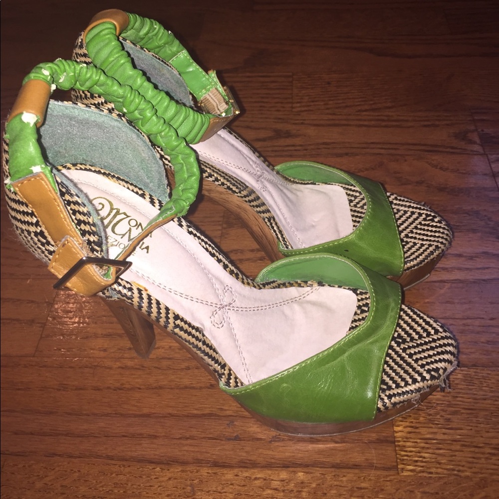 Green Raffia Wooden Sexy Pump