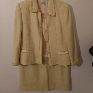 Tahari Light Yellow Full Suit Womens Size 10