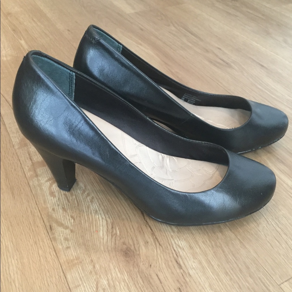 Giani Bernini black leather pump. Sz 8W. NWT!