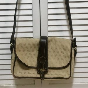 Dooney & Burke crossbody bag w/leather strap
