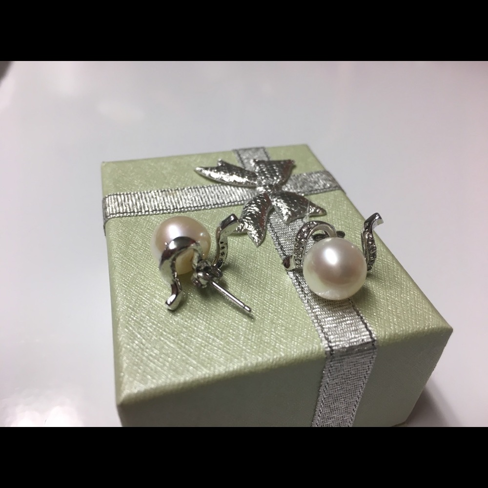 Freshwater Pearl Earrings