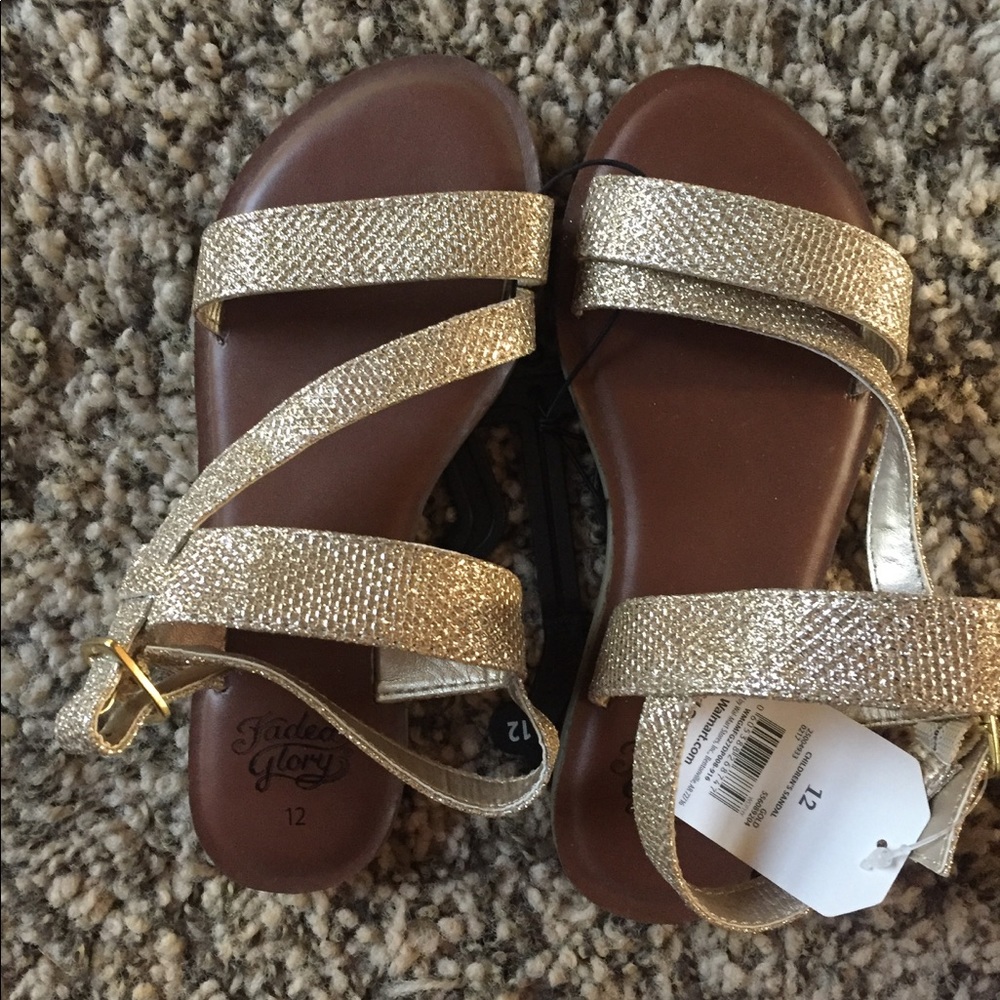 NWT Faded Glory gold kids sandals - size 12
