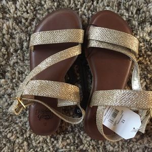 NWT Faded Glory gold kids sandals - size 12