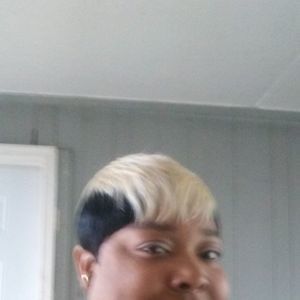 Meet your Posher, Yolanda