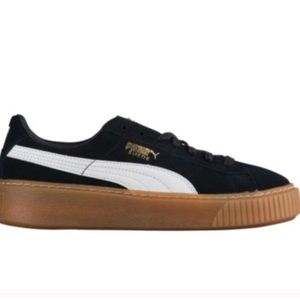 Puma platform sneakers! Size 7.5