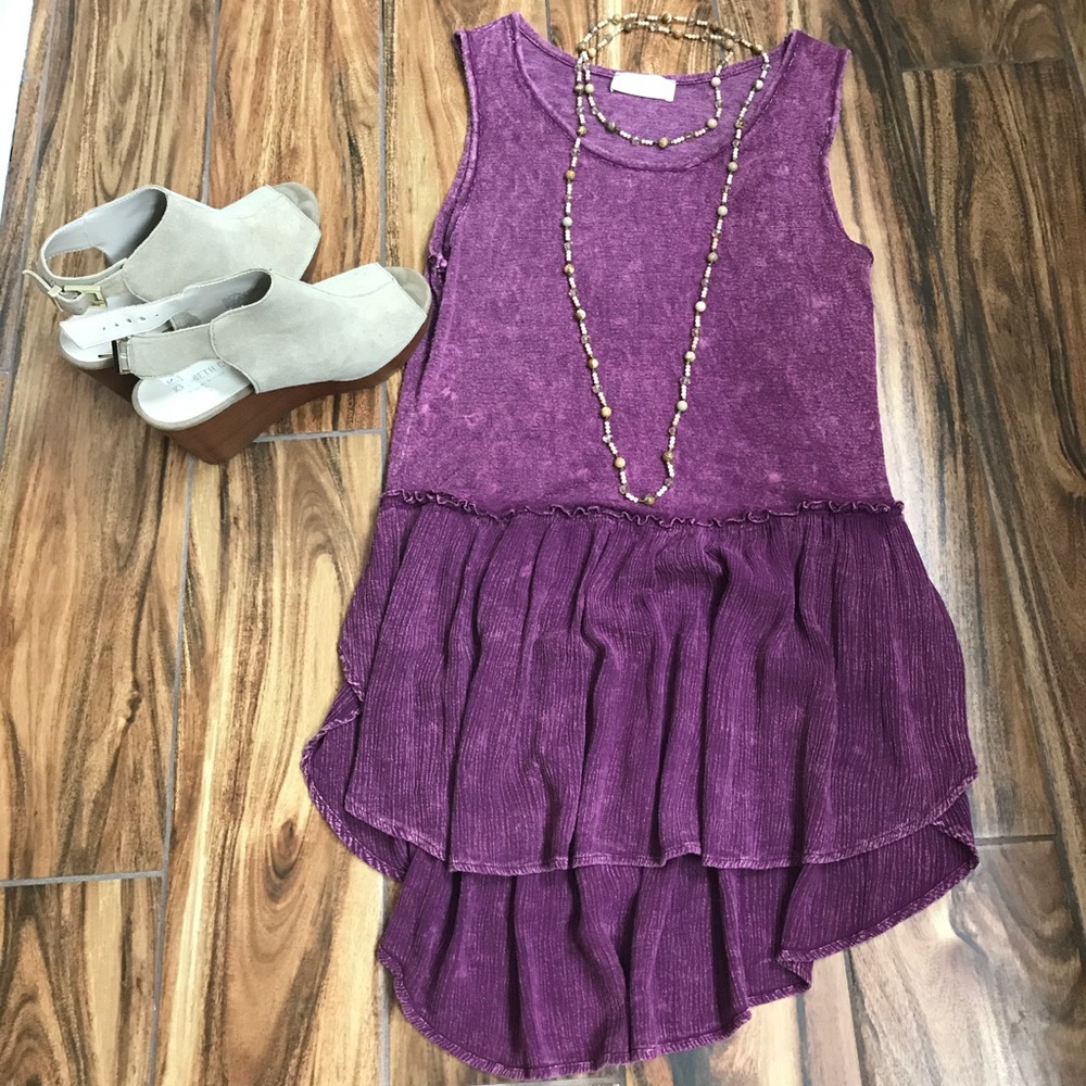 Small burgundy/wine flowy top