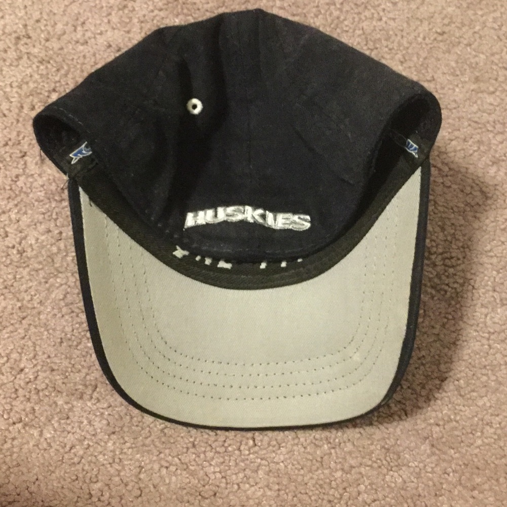 SOLD!! Youth UConn hat - Picture 2 of 2