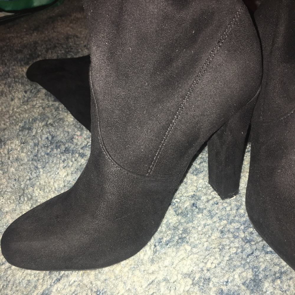 OVER THE KNEE STEVE MADDEN HEELED BOOTS 😻
