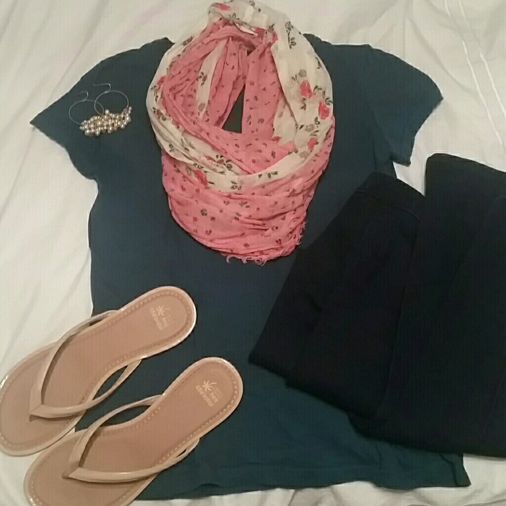 Double patterned infinity scarf