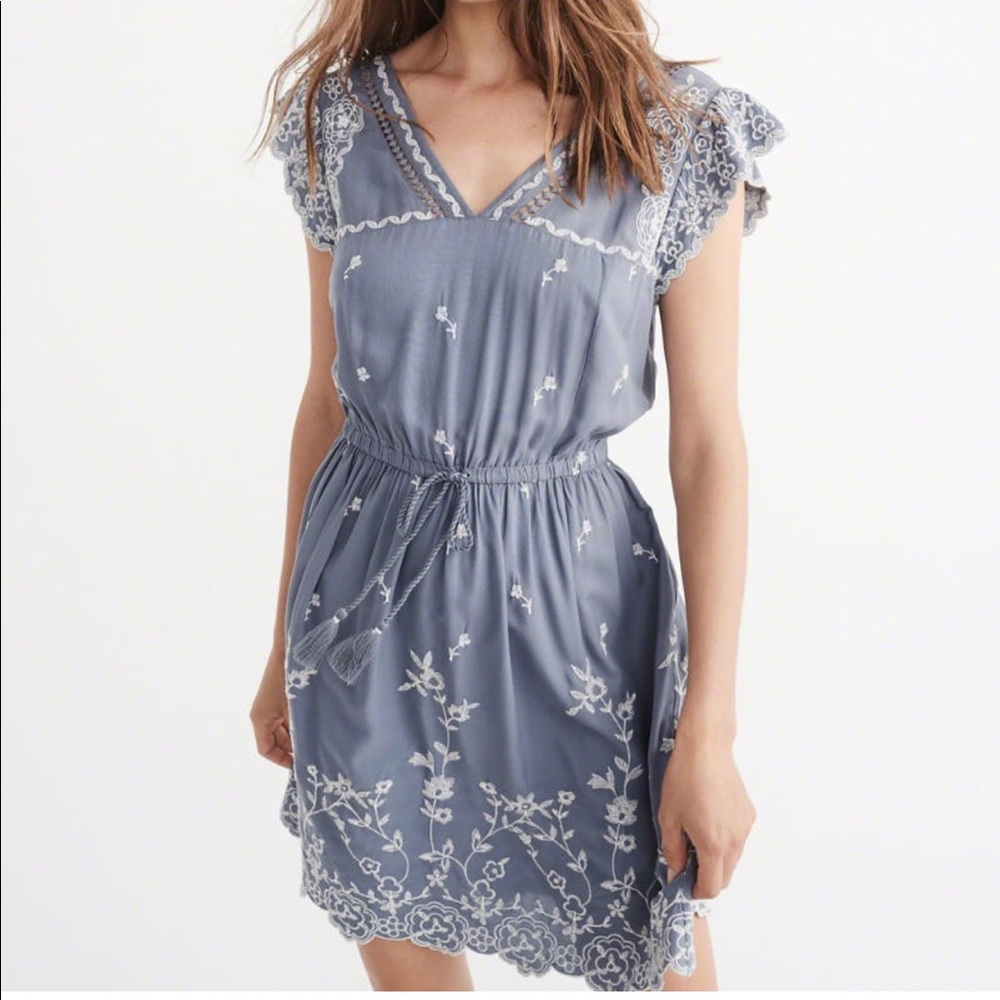 NOT4SALE looking to buy A&f 👗 dress