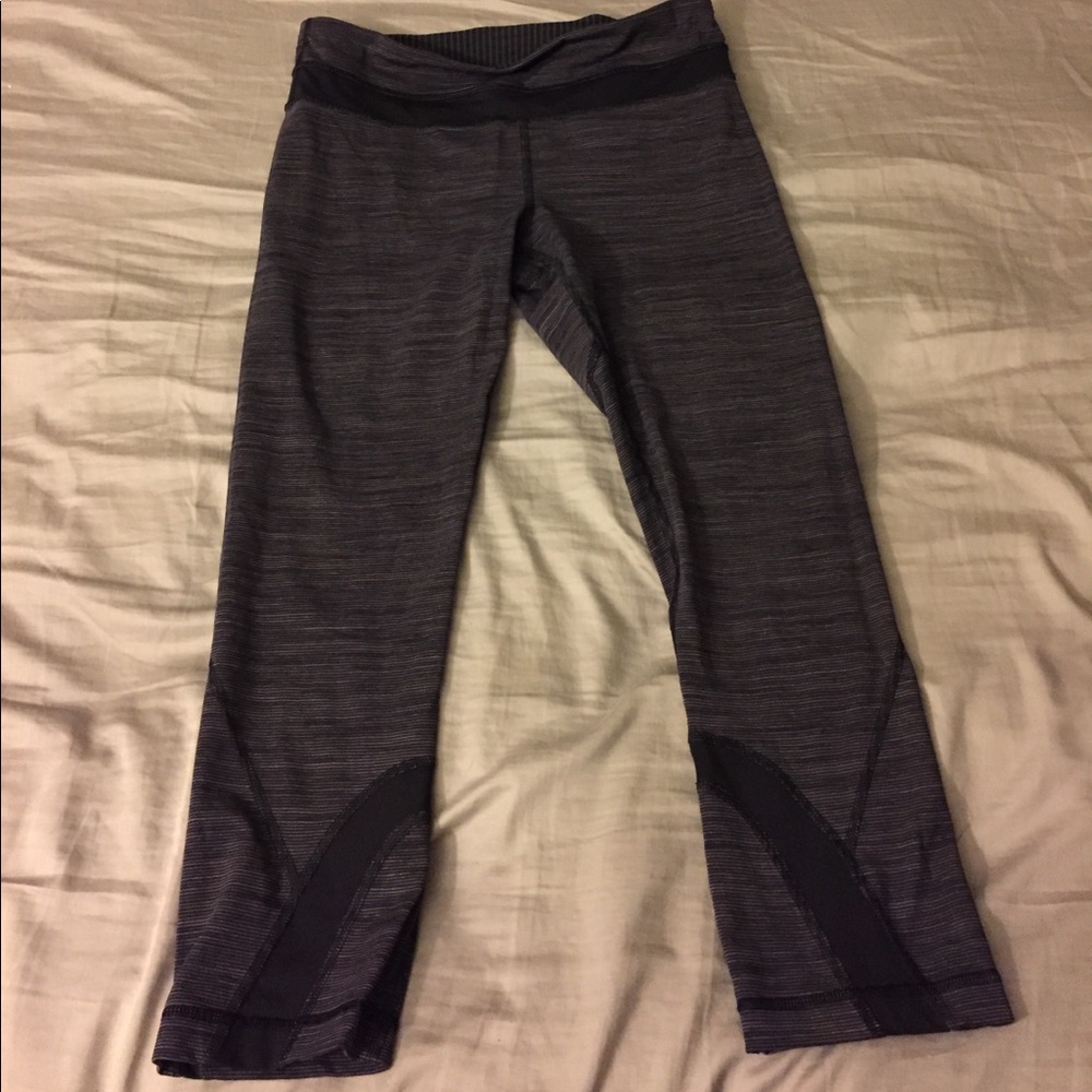 Lululemon black/grey cropped leggings