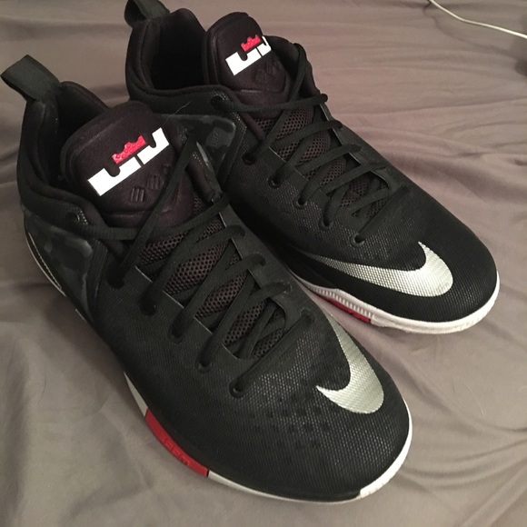 Nike lebrons - Picture 1 of 3