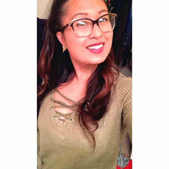 Meet your Posher, Julie - Picture 1 of 1