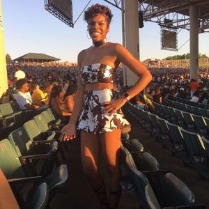 Meet your Posher, Whitney