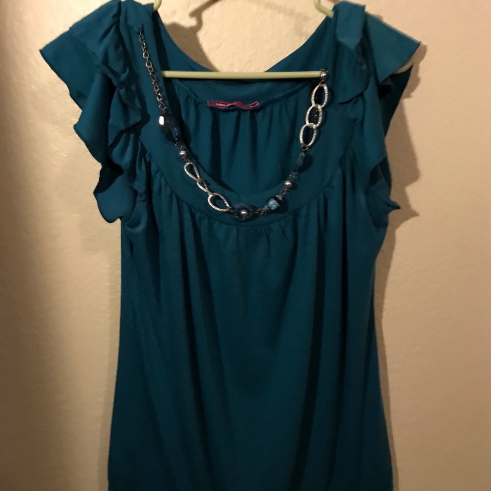 Super cute turquoise shirt with necklace