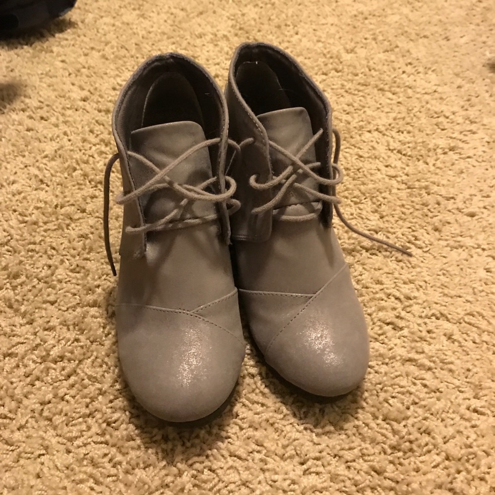 Like new wedge booties from Buckle