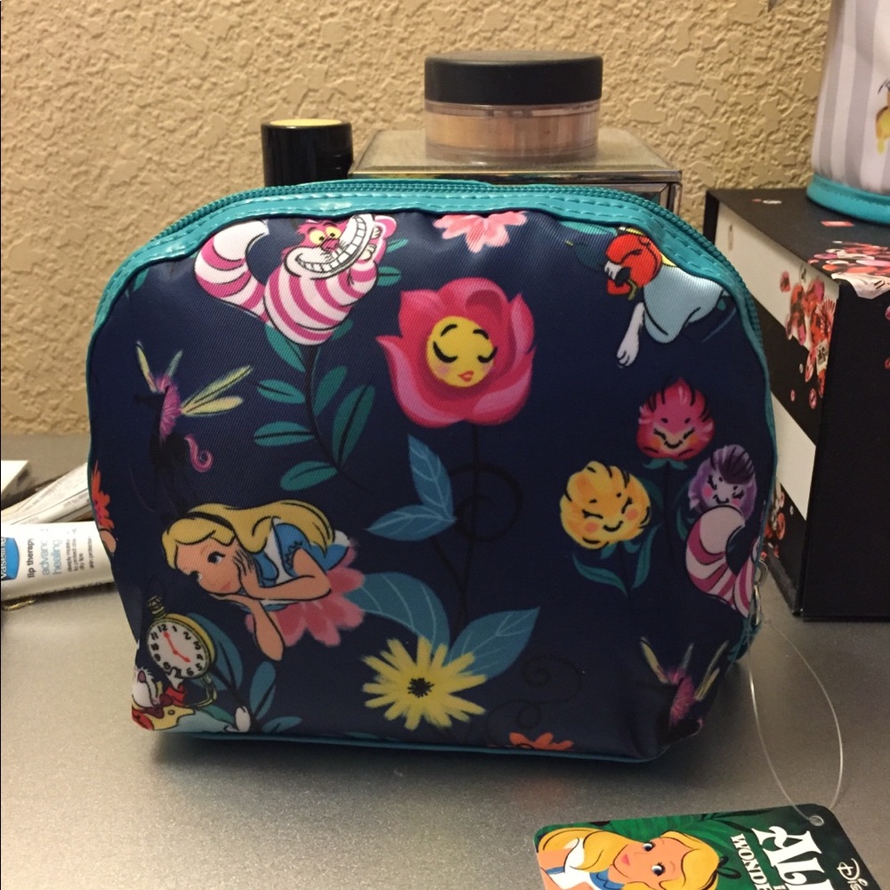 Alice in wonderland disney make up bag
