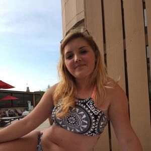 Meet your Posher, Elise